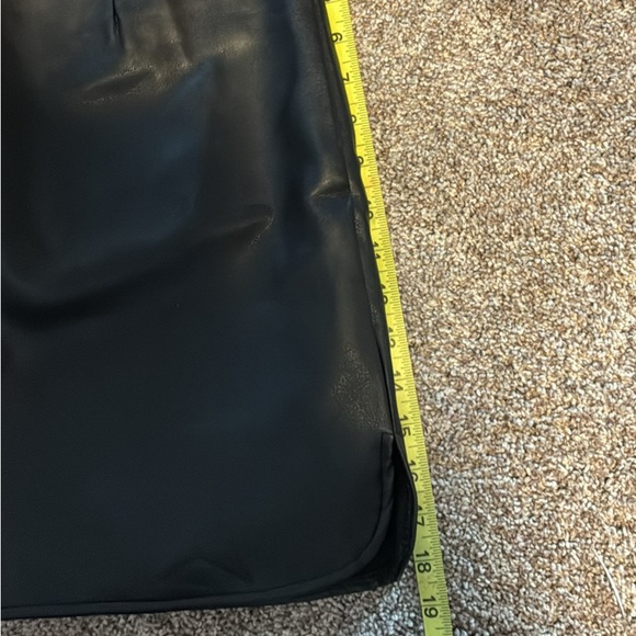 Black faux leather black skirt - Picture 4 of 4